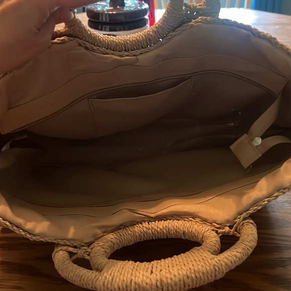 Beautiful, well-made, woven tote bag in like new condition. - Picture 2 of 3